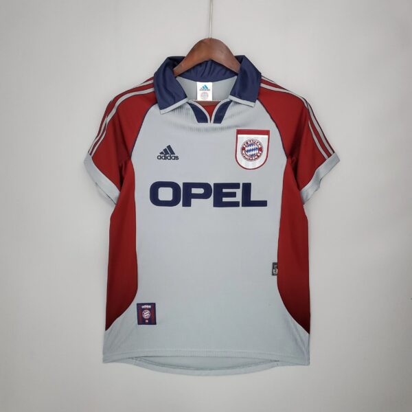 Bayern Munich 1998 - 1999 away shirt