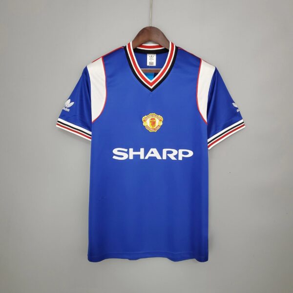 Manchester United 1985-1986 away shirt